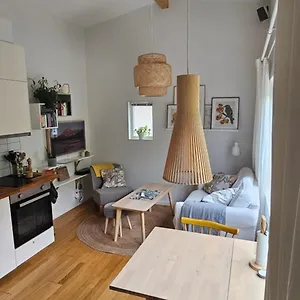  Vakantiehuis Tiny Grey House With Loft, 15 Min From Center